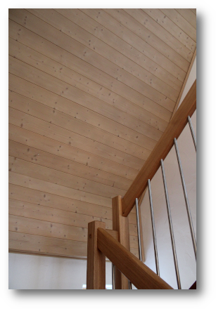 Holzdecke im Treppenaufgang